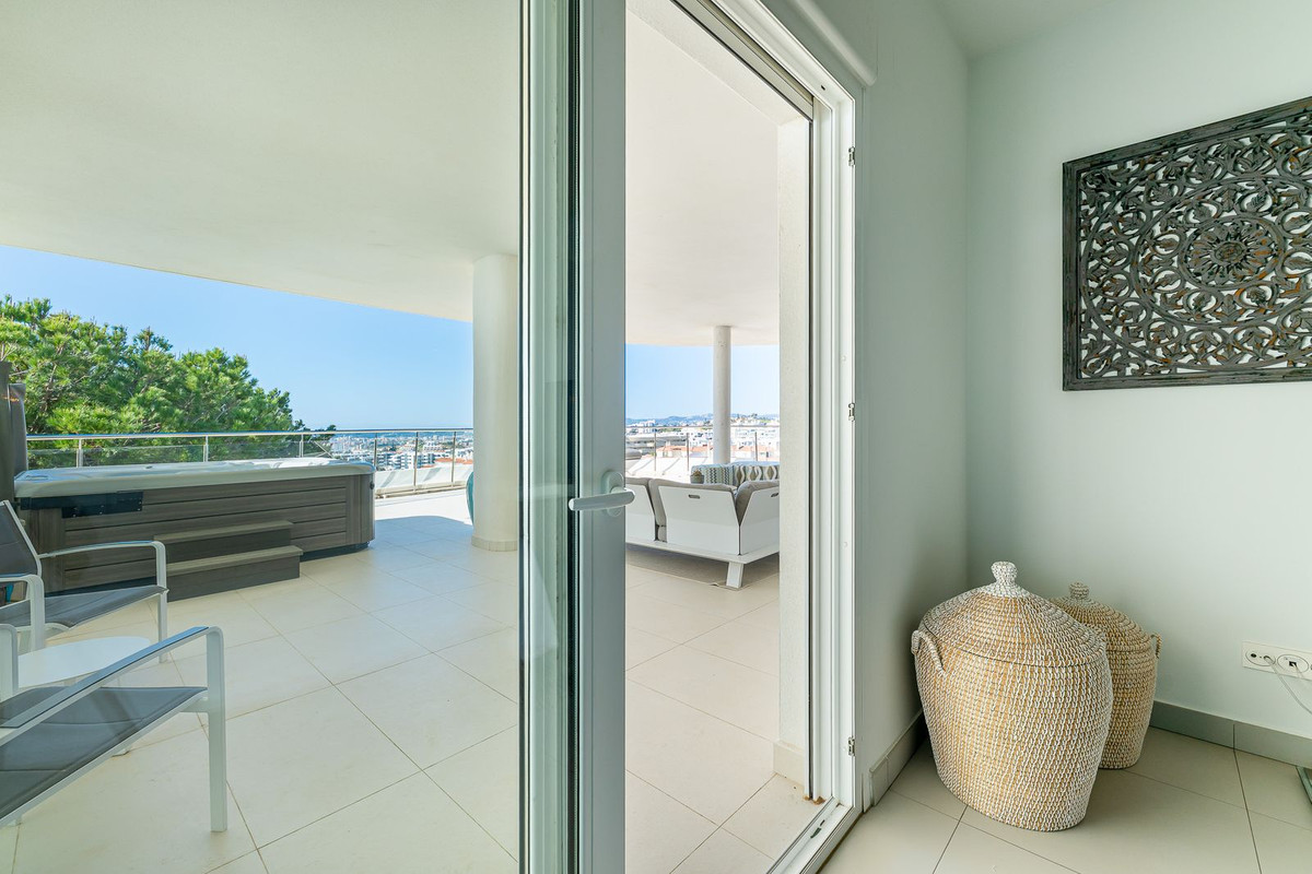 3 Bed Apartment for sale in Benalmadena Costa Del Sol, Málaga, Spain