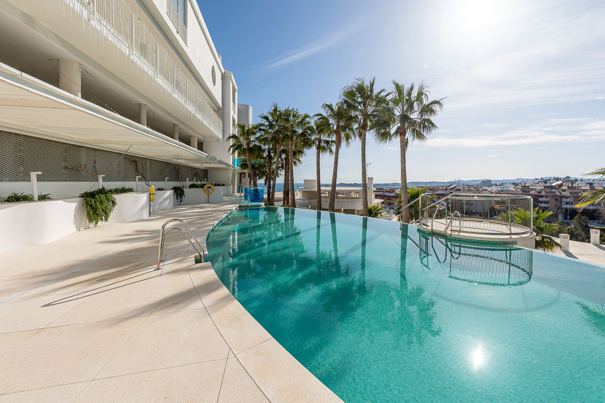 3 Bed Apartment for sale in Benalmadena Costa Del Sol, Málaga, Spain