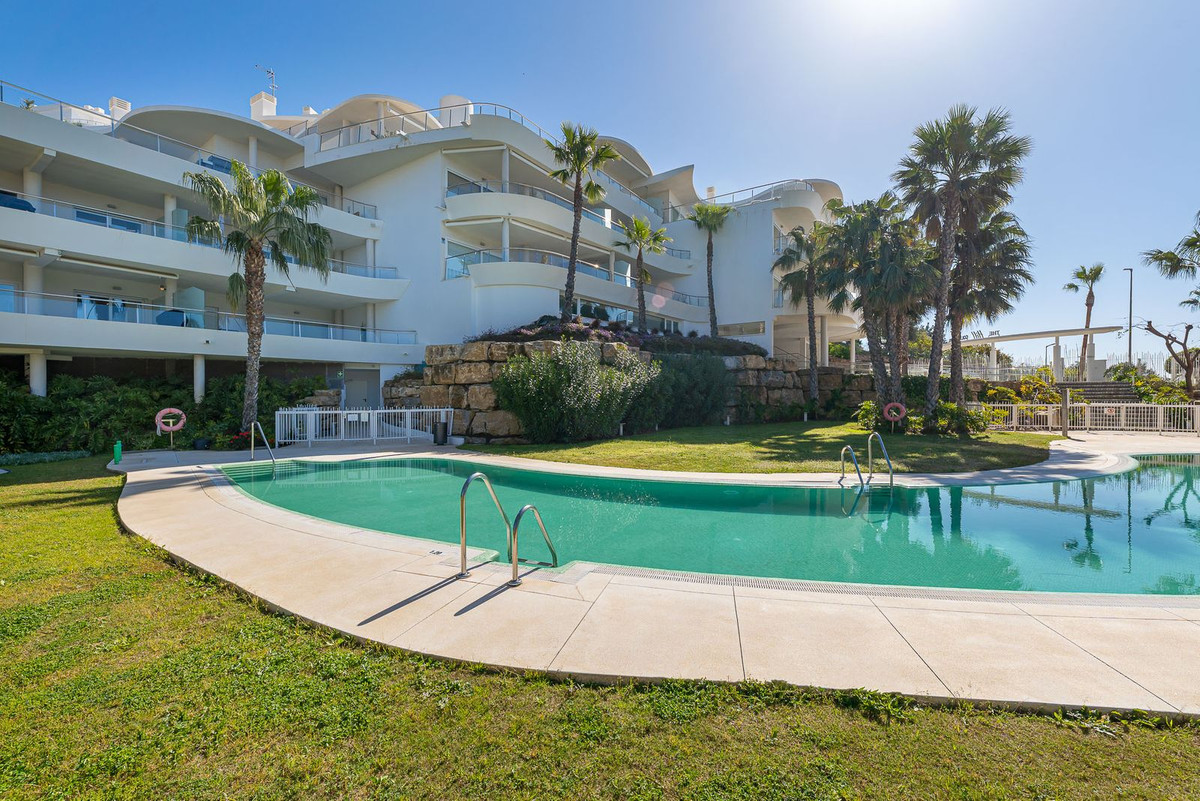3 Bed Apartment for sale in Benalmadena Costa Del Sol, Málaga, Spain