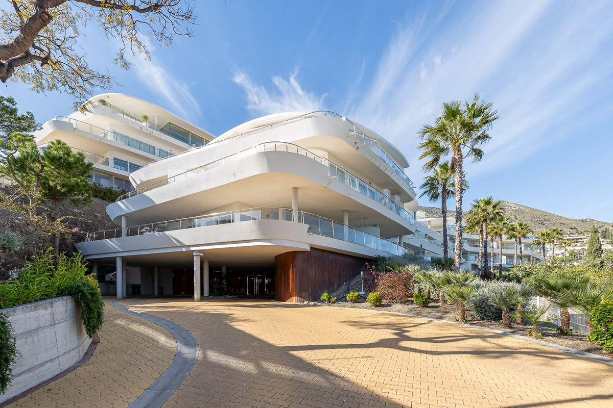 3 Bed Apartment for sale in Benalmadena Costa Del Sol, Málaga, Spain