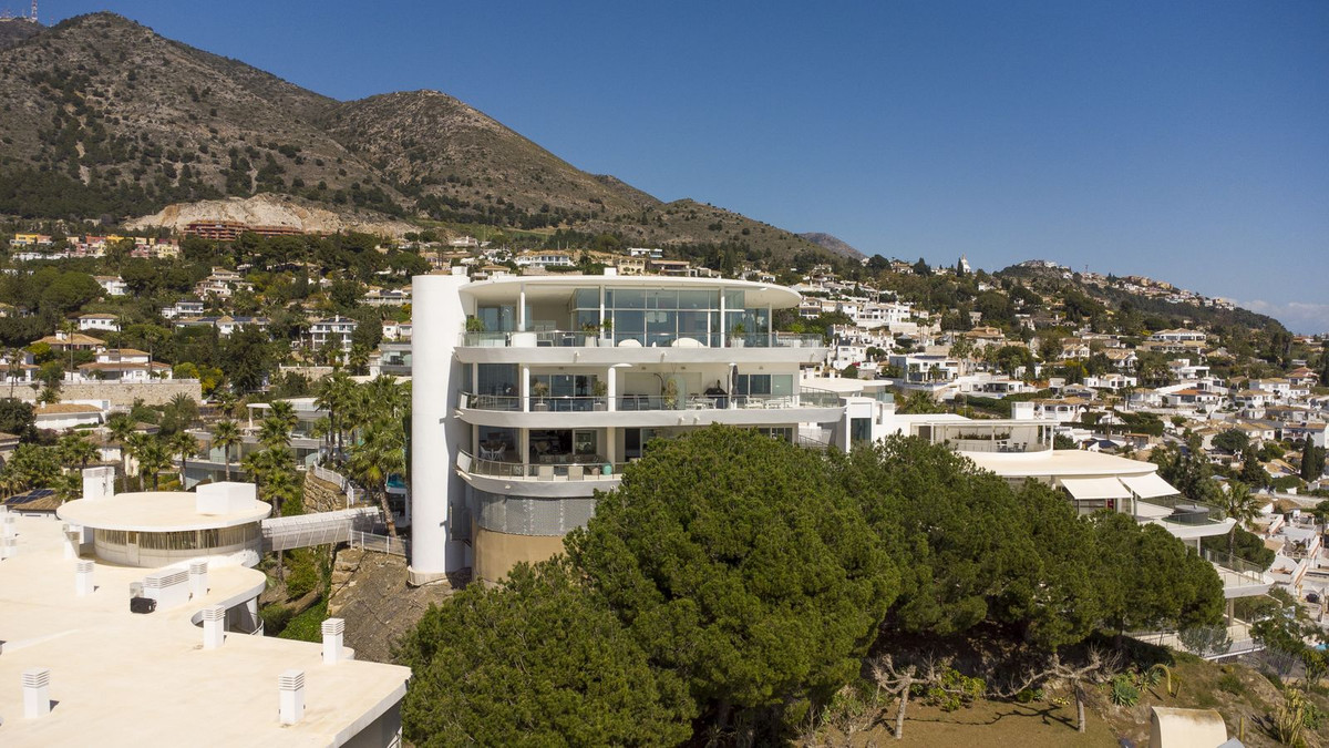 3 Bed Apartment for sale in Benalmadena Costa Del Sol, Málaga, Spain