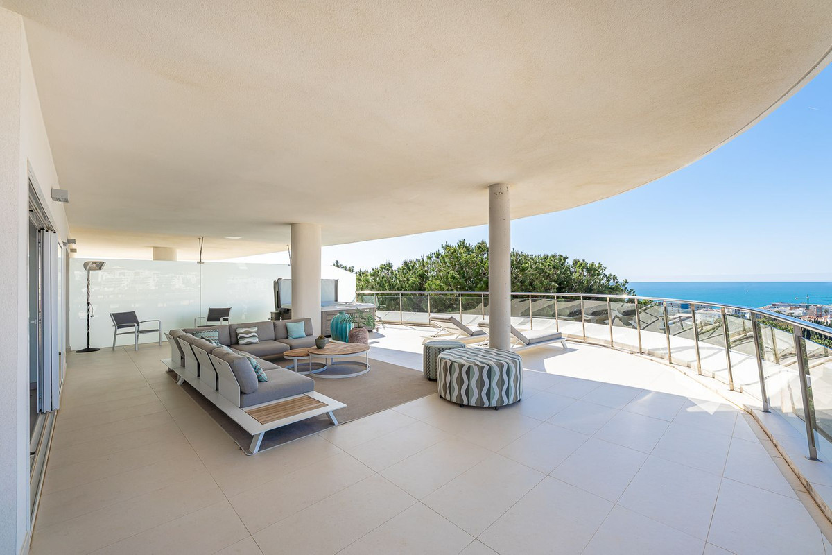 3 Bed Apartment for sale in Benalmadena Costa Del Sol, Málaga, Spain