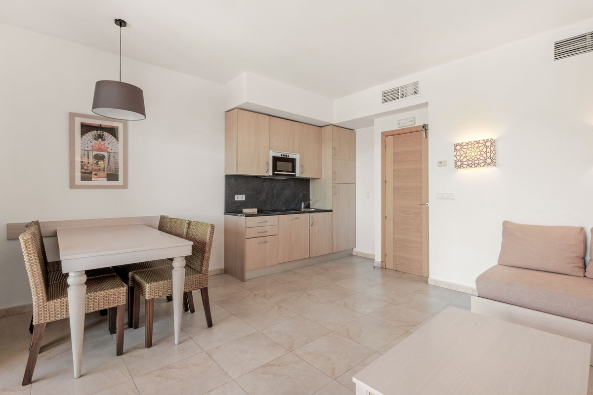 Se vende Apartamento Planta Media de 2 dormitorios en Costa Del Sol, Málaga, España