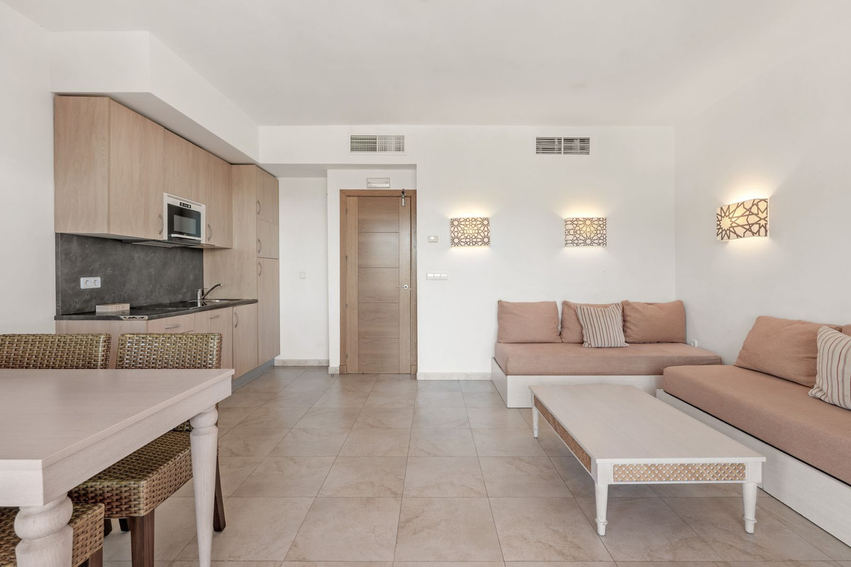 Se vende Apartamento Planta Media de 2 dormitorios en Costa Del Sol, Málaga, España