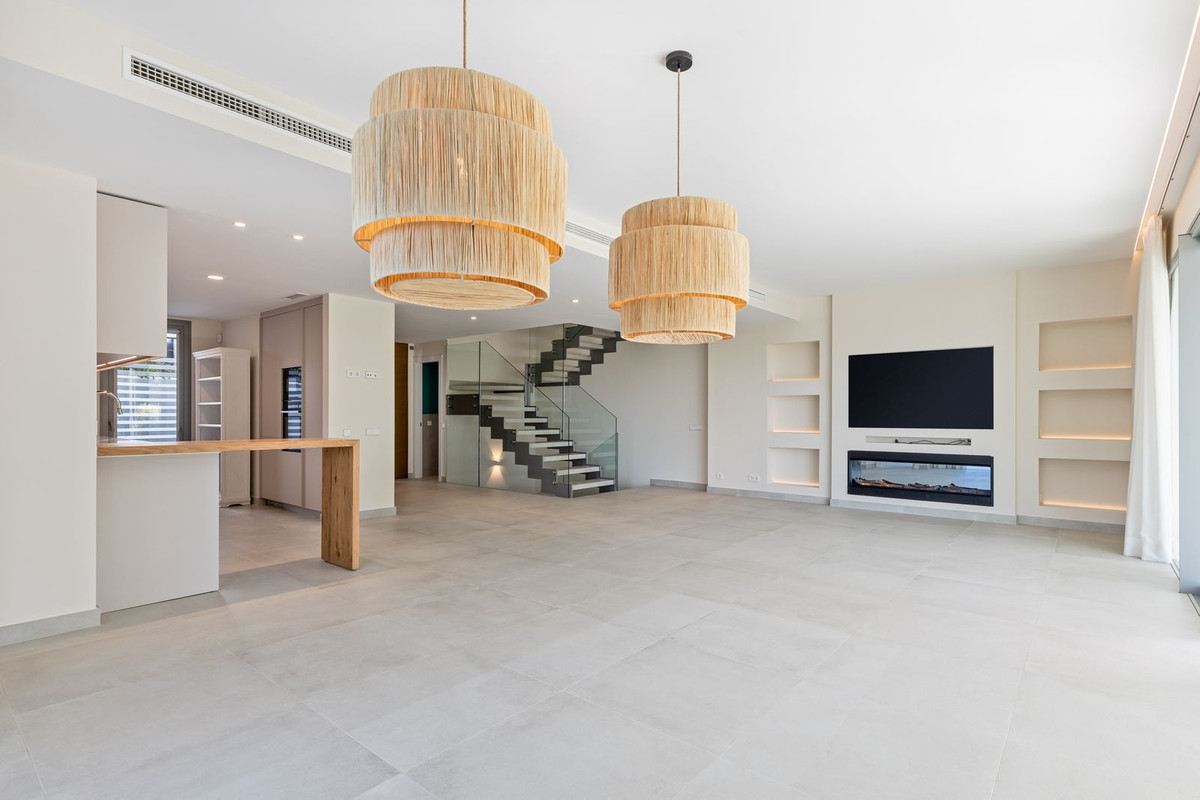 4 Bed Townhouse for sale in San Pedro De Alcántara Costa Del Sol, Málaga, Spain