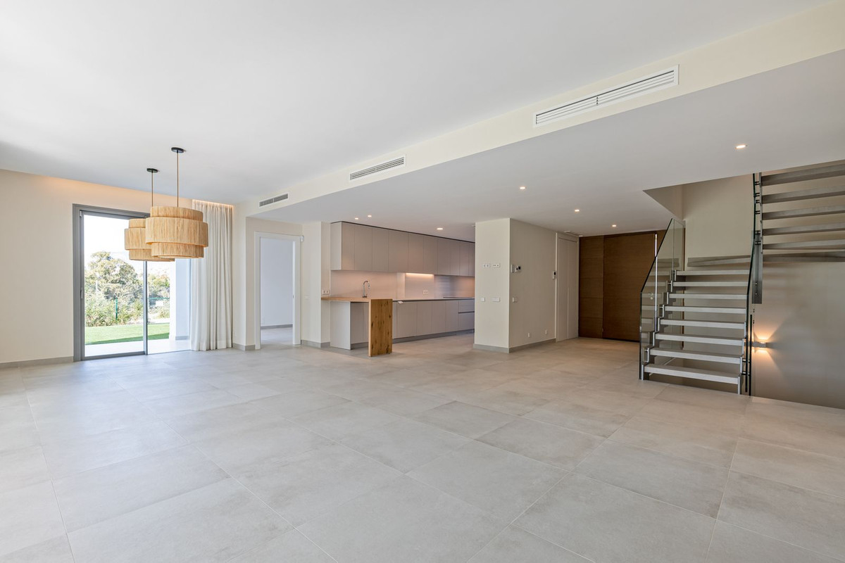 4 Bed Townhouse for sale in San Pedro De Alcántara Costa Del Sol, Málaga, Spain