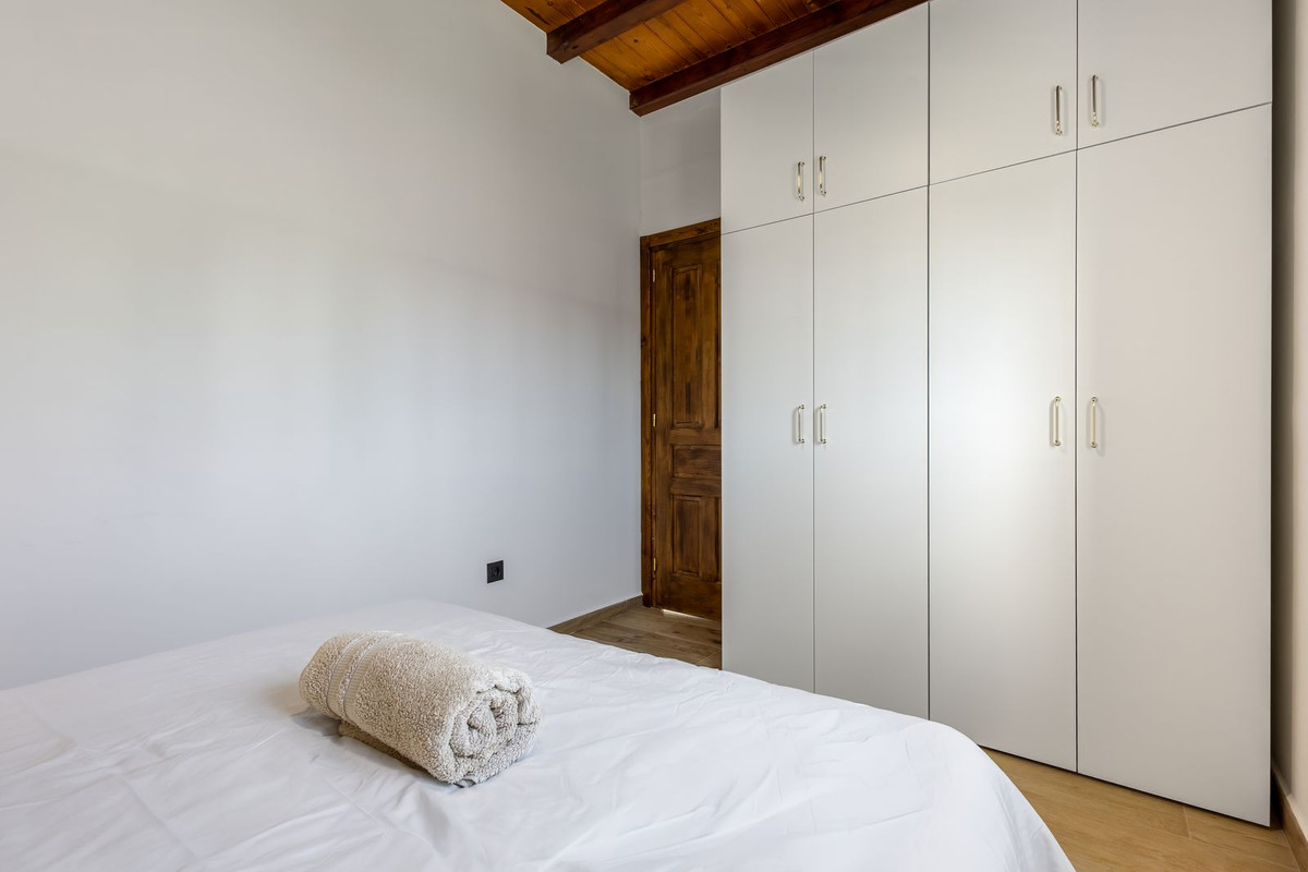 6 Bed Townhouse for sale in Alhaurín El Grande Costa Del Sol, Málaga, Spain