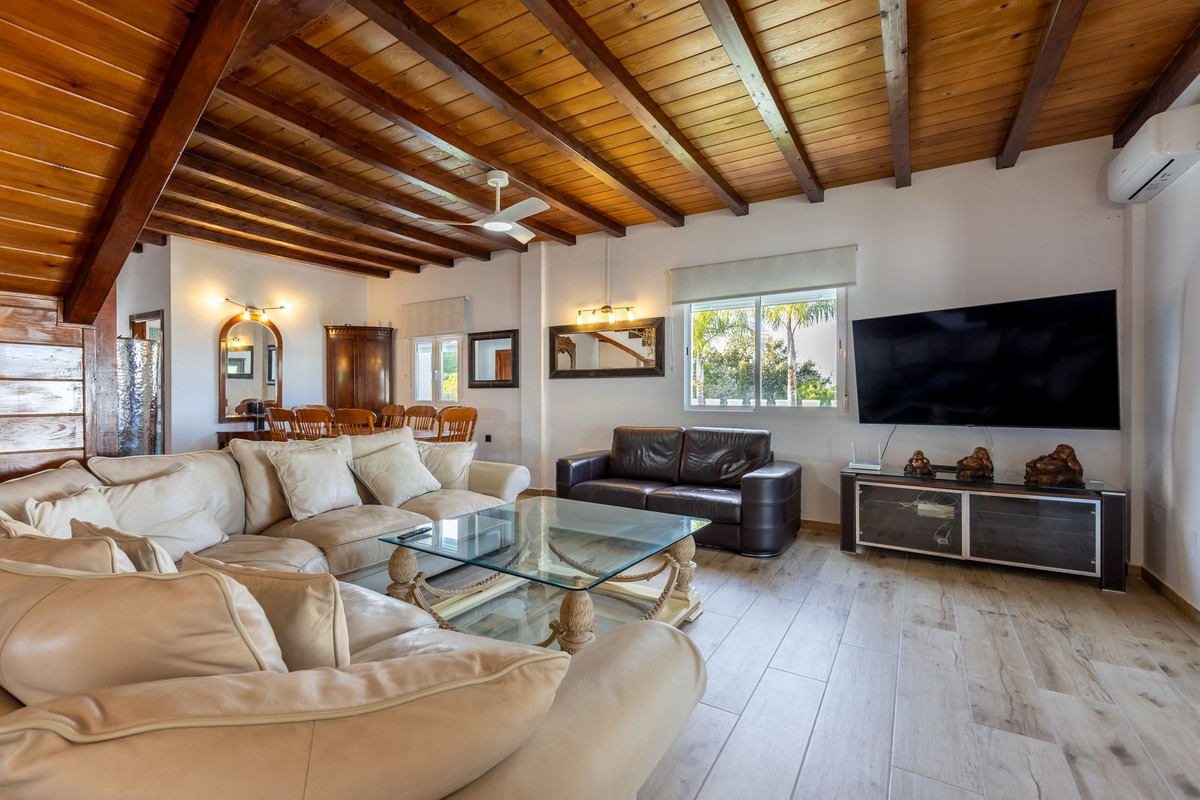 6 Bed Townhouse for sale in Alhaurín El Grande Costa Del Sol, Málaga, Spain
