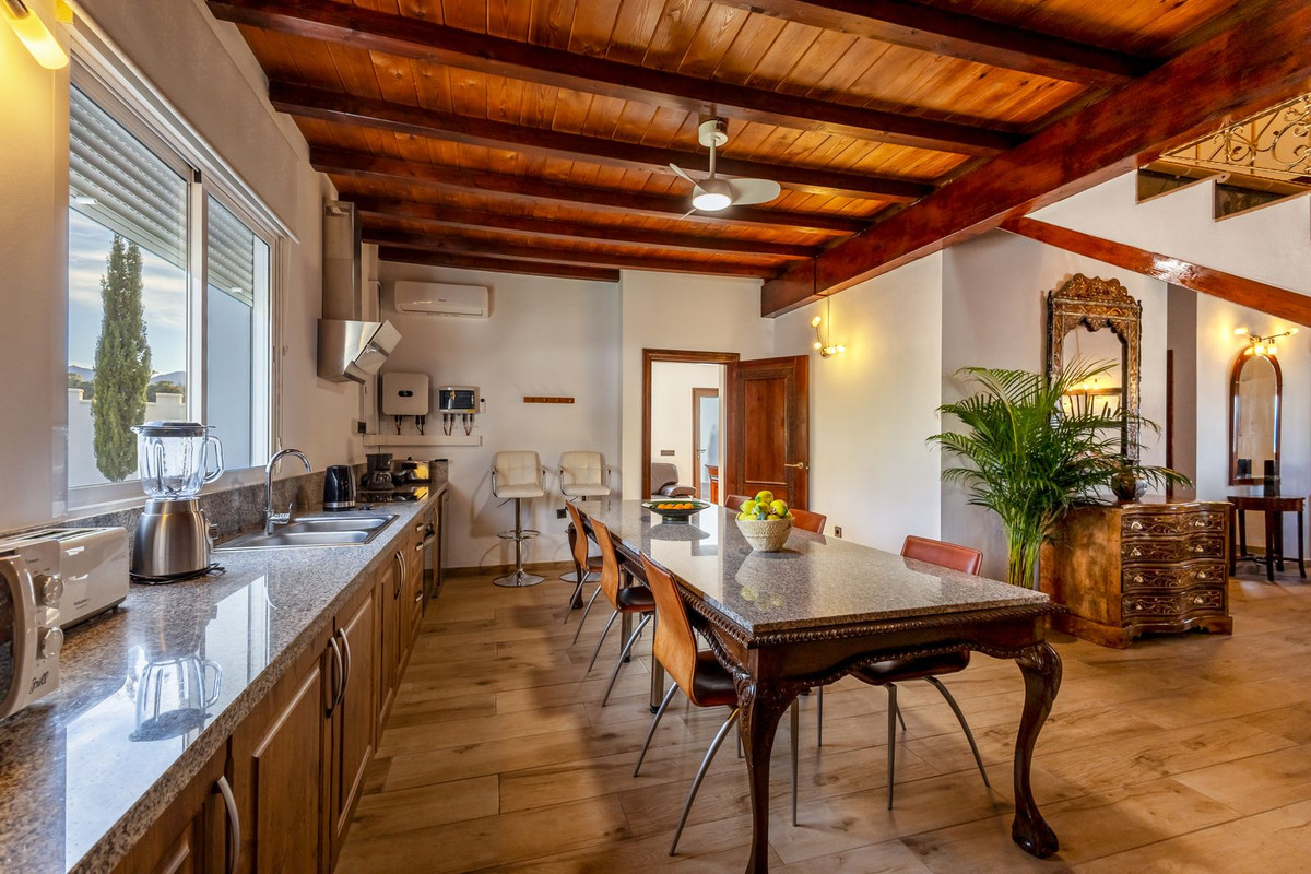 6 Bed Townhouse for sale in Alhaurín El Grande Costa Del Sol, Málaga, Spain