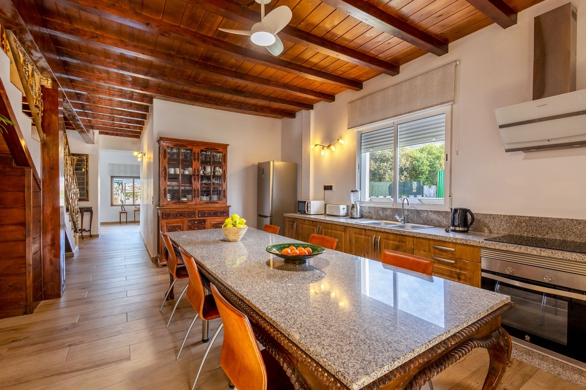 6 Bed Townhouse for sale in Alhaurín El Grande Costa Del Sol, Málaga, Spain