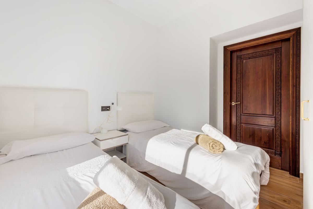 6 Bed Townhouse for sale in Alhaurín El Grande Costa Del Sol, Málaga, Spain