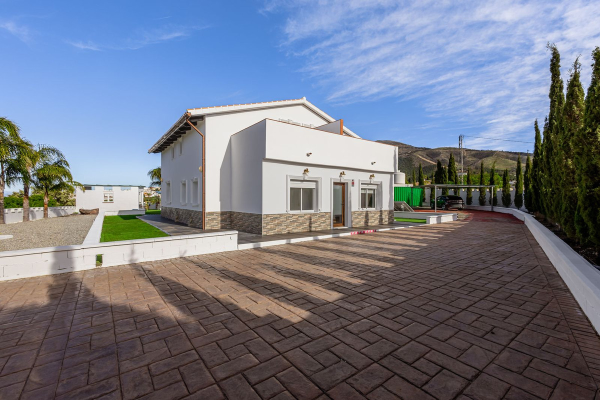 6 Bed Townhouse for sale in Alhaurín El Grande Costa Del Sol, Málaga, Spain