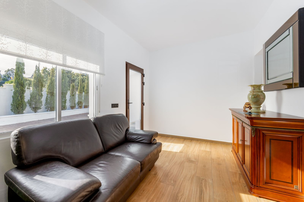 6 Bed Townhouse for sale in Alhaurín El Grande Costa Del Sol, Málaga, Spain