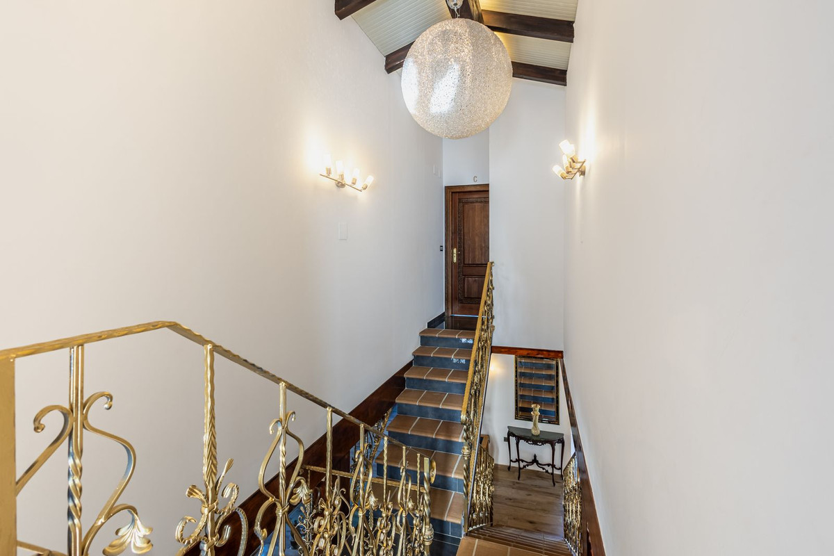 6 Bed Townhouse for sale in Alhaurín El Grande Costa Del Sol, Málaga, Spain