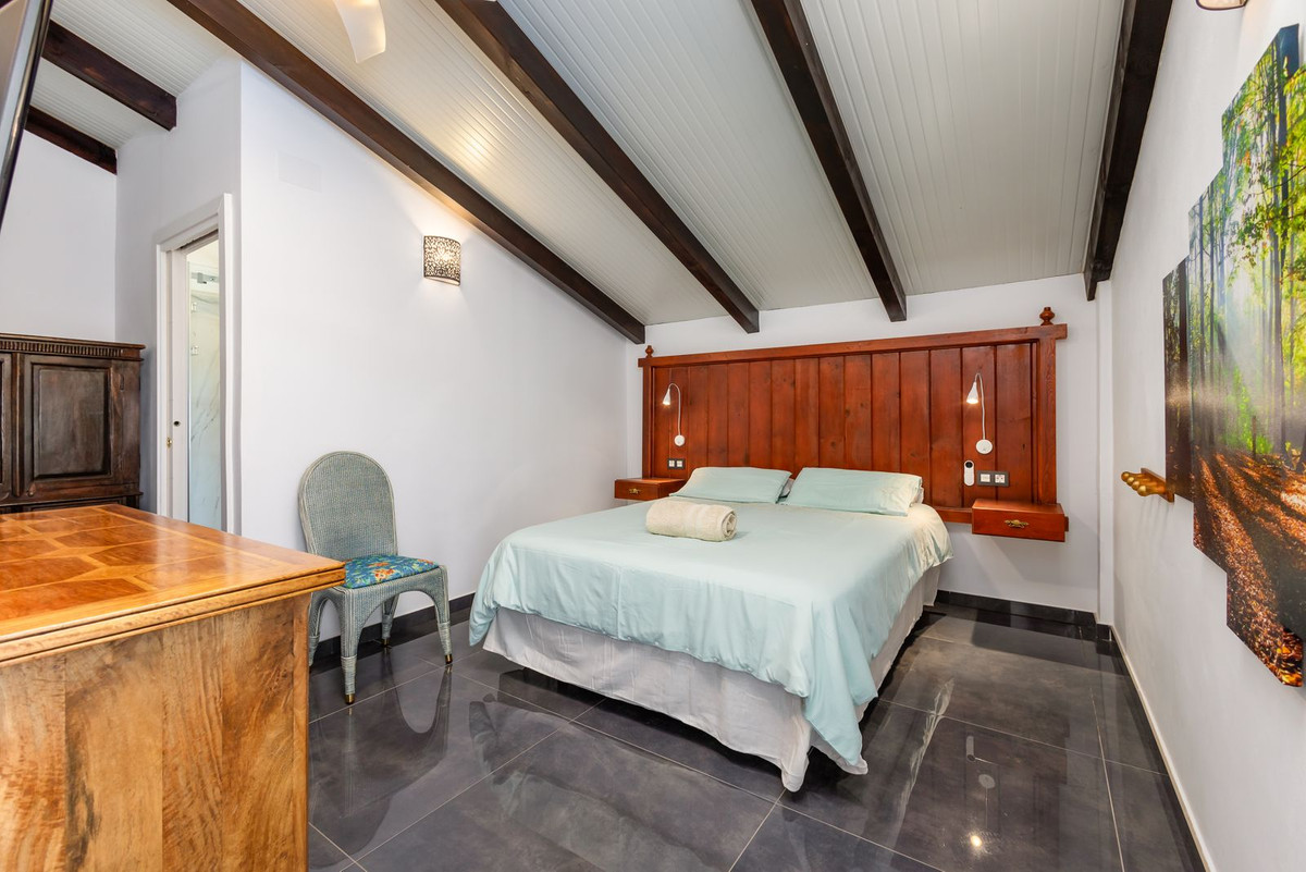 6 Bed Townhouse for sale in Alhaurín El Grande Costa Del Sol, Málaga, Spain