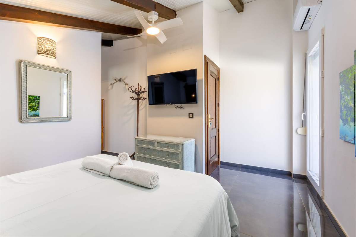 6 Bed Townhouse for sale in Alhaurín El Grande Costa Del Sol, Málaga, Spain