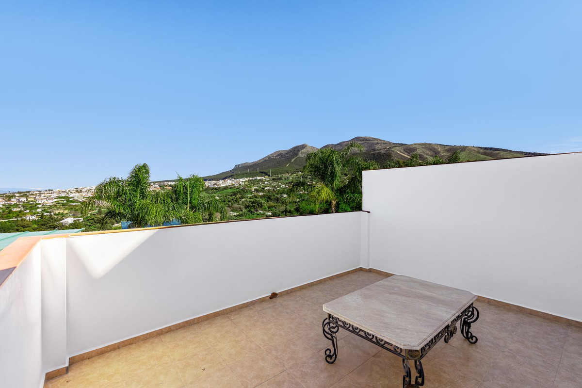 6 Bed Townhouse for sale in Alhaurín El Grande Costa Del Sol, Málaga, Spain