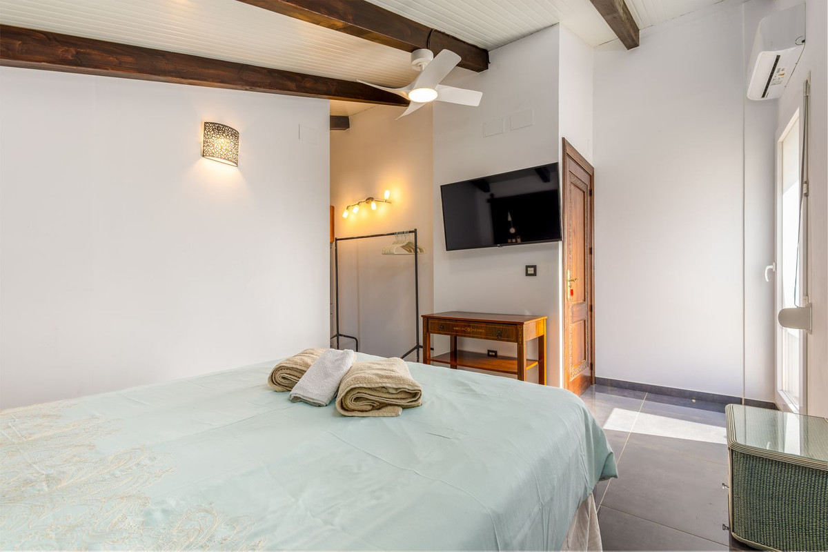 6 Bed Townhouse for sale in Alhaurín El Grande Costa Del Sol, Málaga, Spain