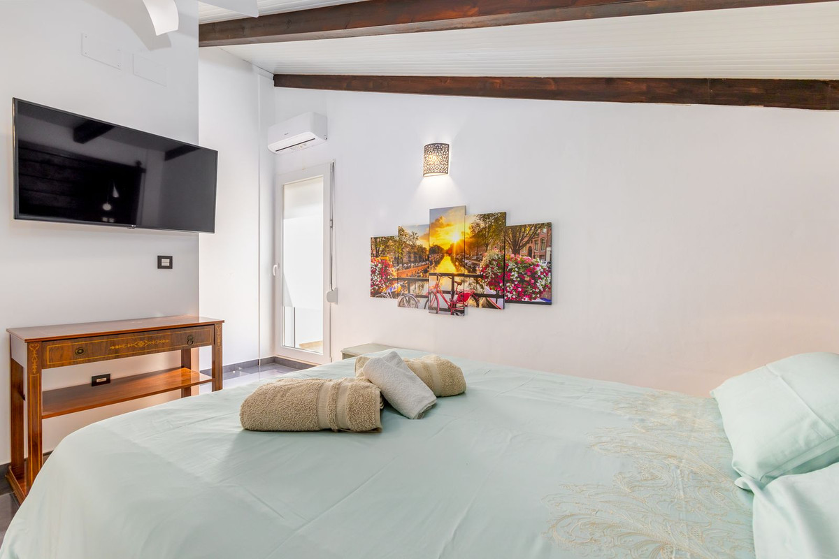 6 Bed Townhouse for sale in Alhaurín El Grande Costa Del Sol, Málaga, Spain