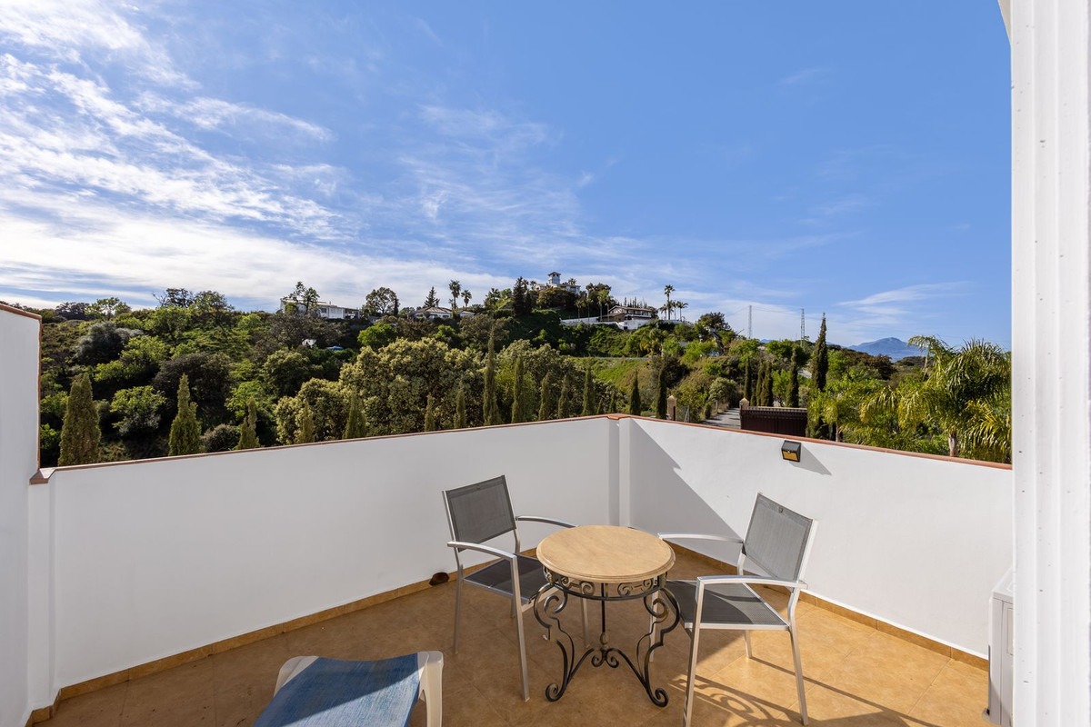 6 Bed Townhouse for sale in Alhaurín El Grande Costa Del Sol, Málaga, Spain