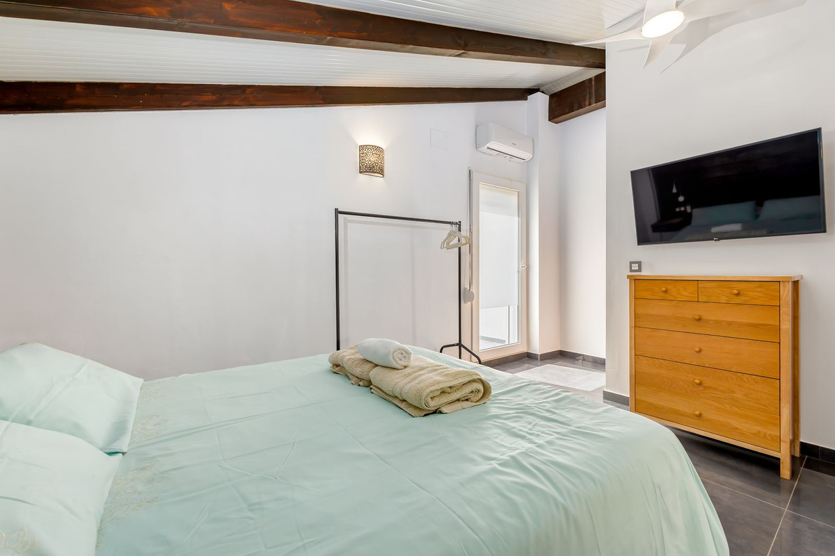 6 Bed Townhouse for sale in Alhaurín El Grande Costa Del Sol, Málaga, Spain