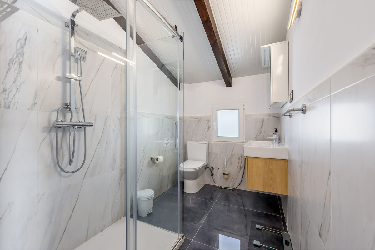 6 Bed Townhouse for sale in Alhaurín El Grande Costa Del Sol, Málaga, Spain