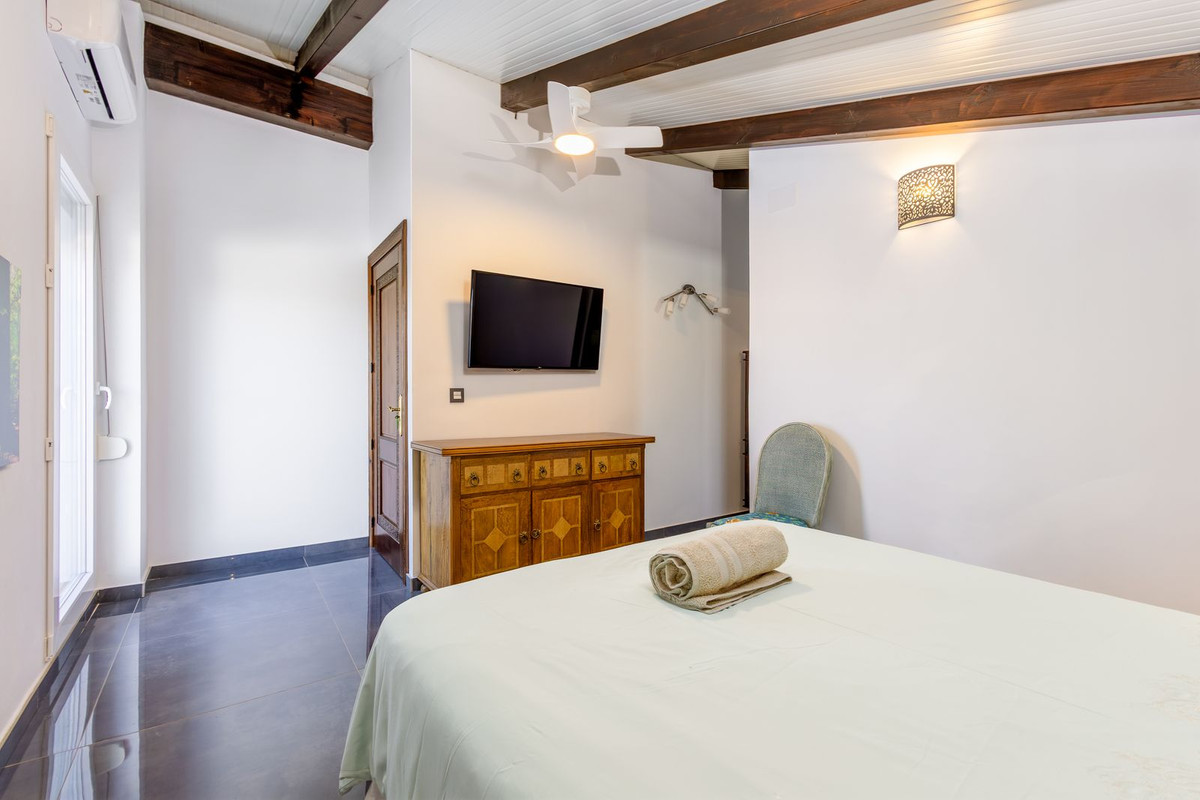 6 Bed Townhouse for sale in Alhaurín El Grande Costa Del Sol, Málaga, Spain