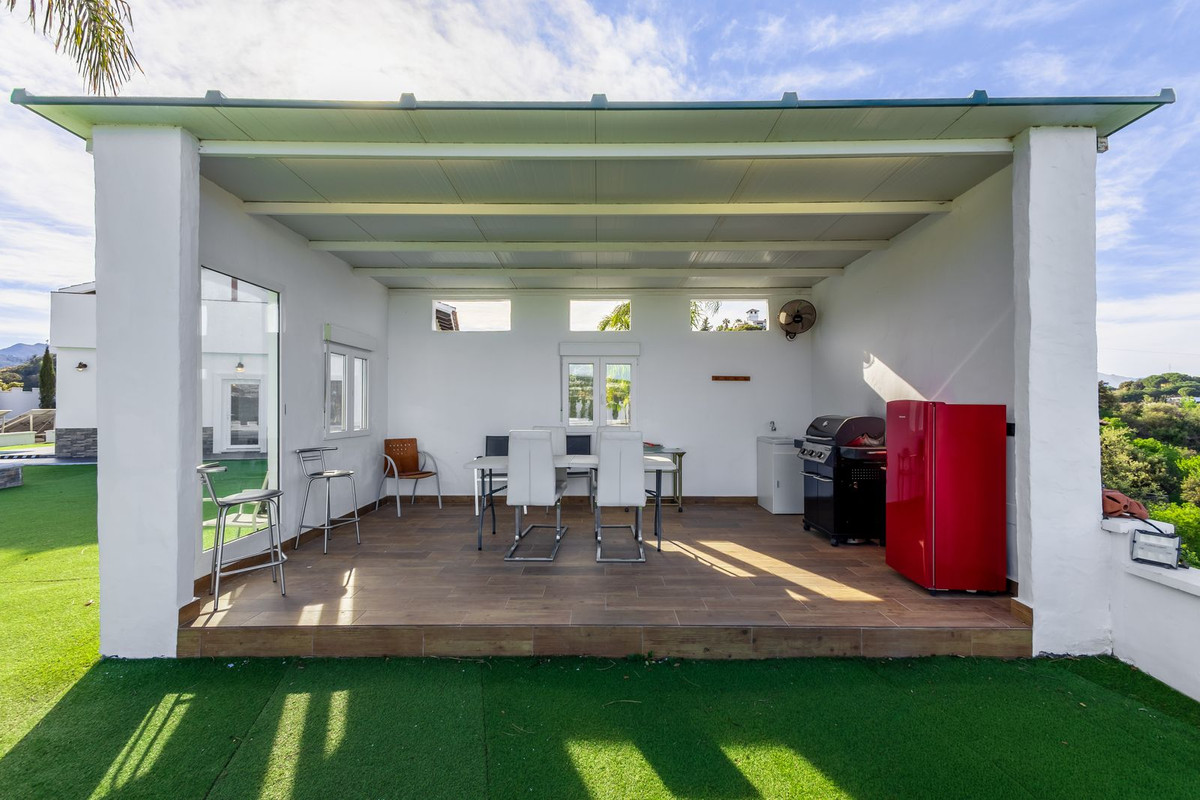 6 Bed Townhouse for sale in Alhaurín El Grande Costa Del Sol, Málaga, Spain