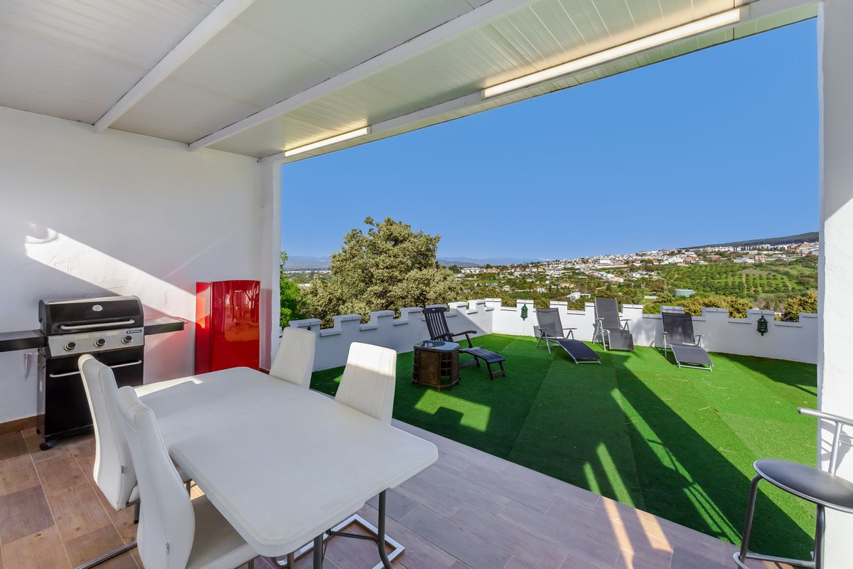 6 Bed Townhouse for sale in Alhaurín El Grande Costa Del Sol, Málaga, Spain