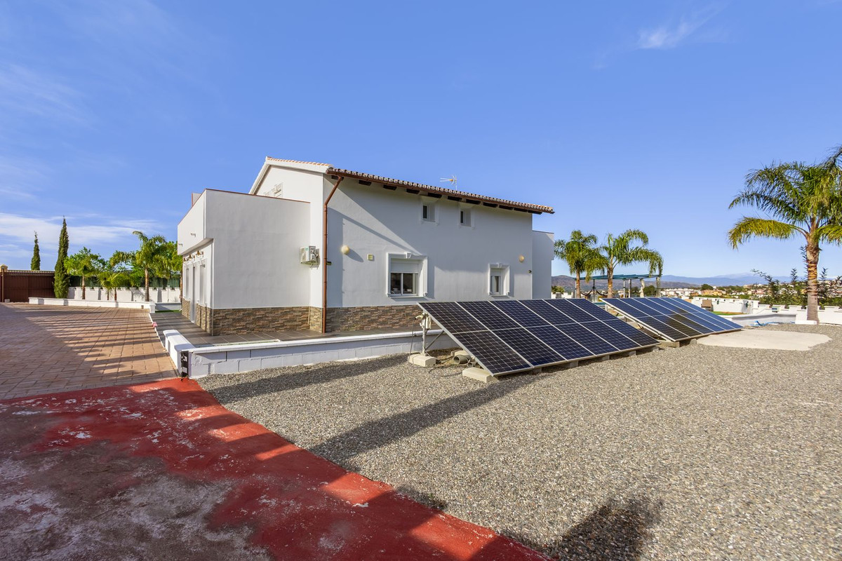 6 Bed Townhouse for sale in Alhaurín El Grande Costa Del Sol, Málaga, Spain