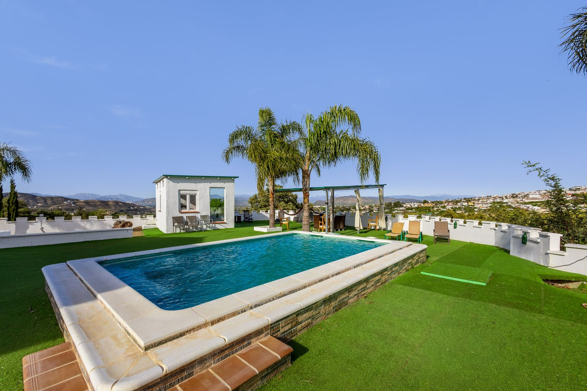 6 Bed Townhouse for sale in Alhaurín El Grande Costa Del Sol, Málaga, Spain