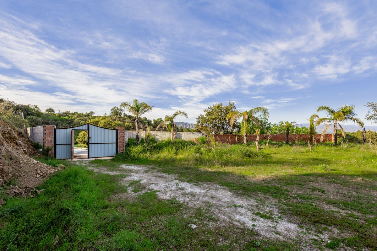 6 Bed Townhouse for sale in Alhaurín El Grande Costa Del Sol, Málaga, Spain