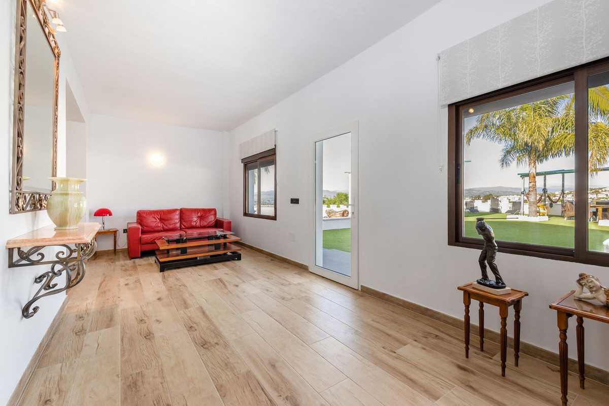 6 Bed Townhouse for sale in Alhaurín El Grande Costa Del Sol, Málaga, Spain