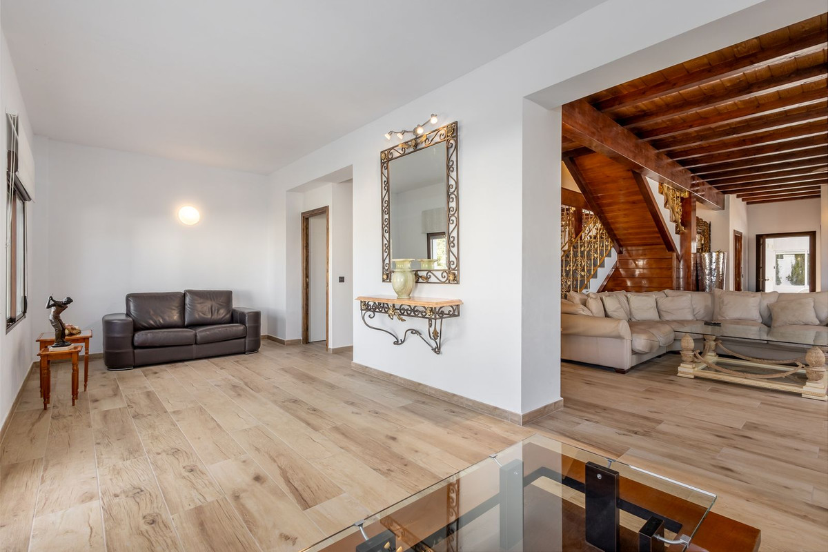 6 Bed Townhouse for sale in Alhaurín El Grande Costa Del Sol, Málaga, Spain