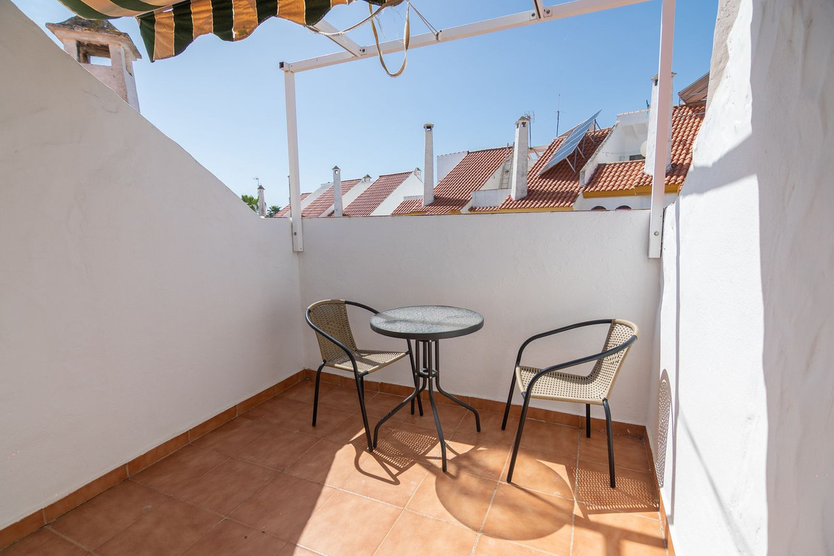 3 Bed Townhouse for sale in Estepona Costa Del Sol, Málaga, Spain