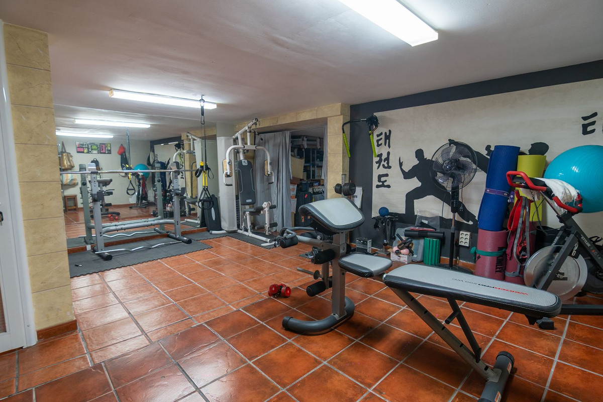 3 Bed Townhouse for sale in Estepona Costa Del Sol, Málaga, Spain