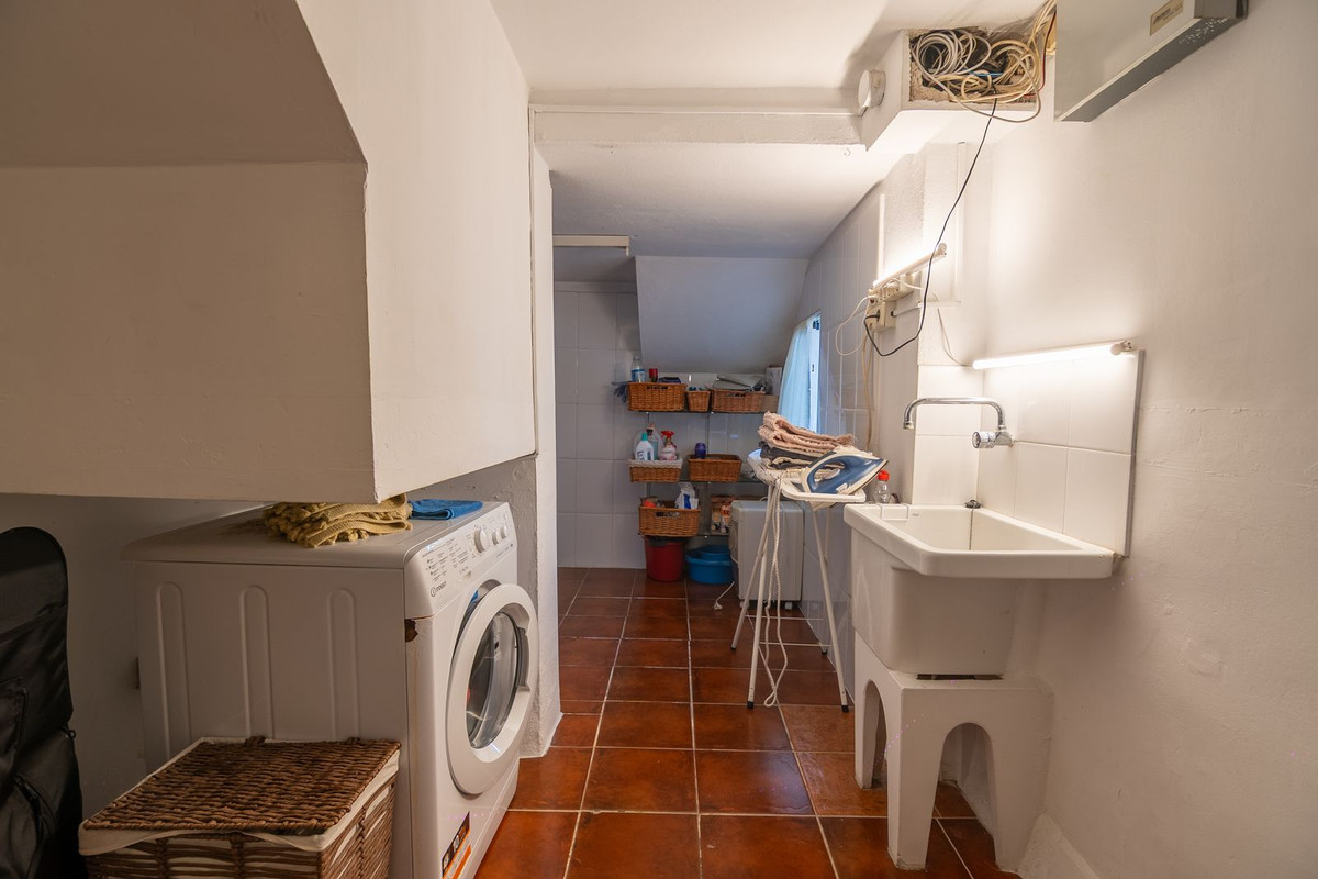 3 Bed Townhouse for sale in Estepona Costa Del Sol, Málaga, Spain