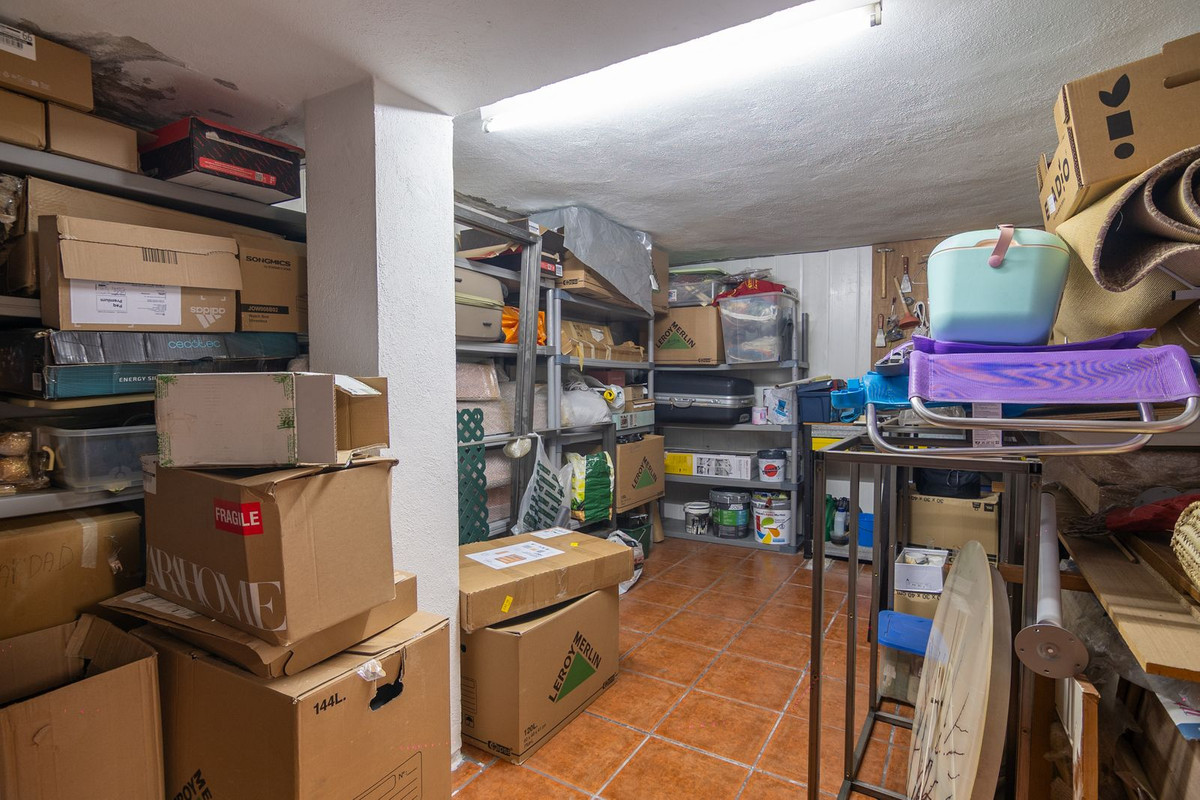 3 Bed Townhouse for sale in Estepona Costa Del Sol, Málaga, Spain