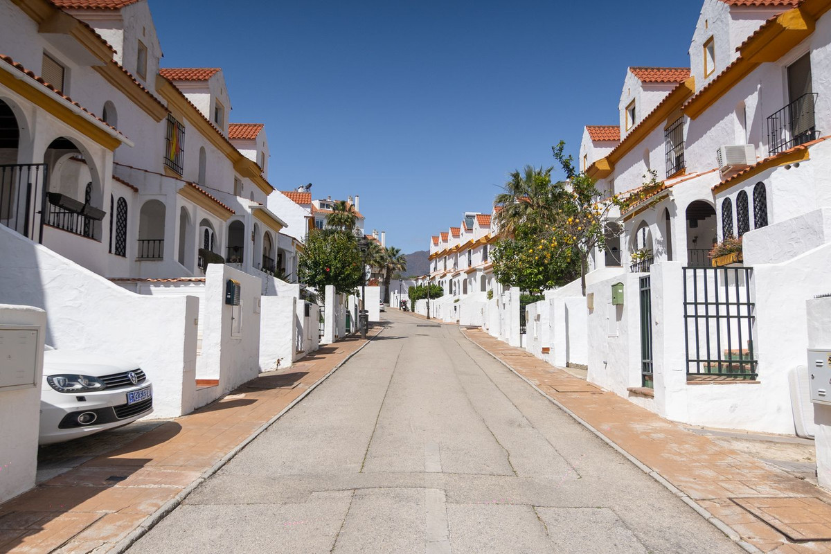 3 Bed Townhouse for sale in Estepona Costa Del Sol, Málaga, Spain