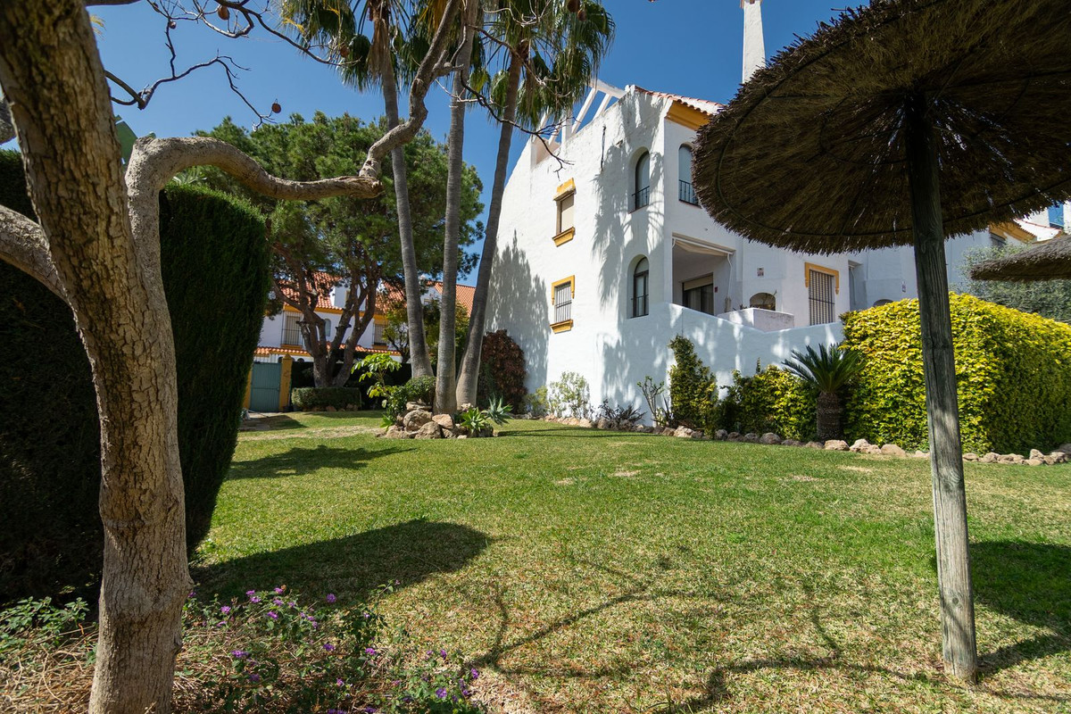 3 Bed Townhouse for sale in Estepona Costa Del Sol, Málaga, Spain