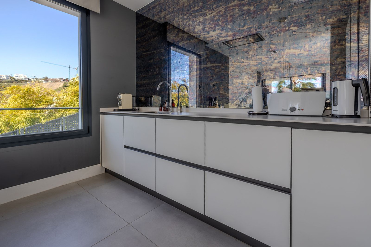 Se vende Villa - Chalet de 4 dormitorios en Costa Del Sol, Málaga, España