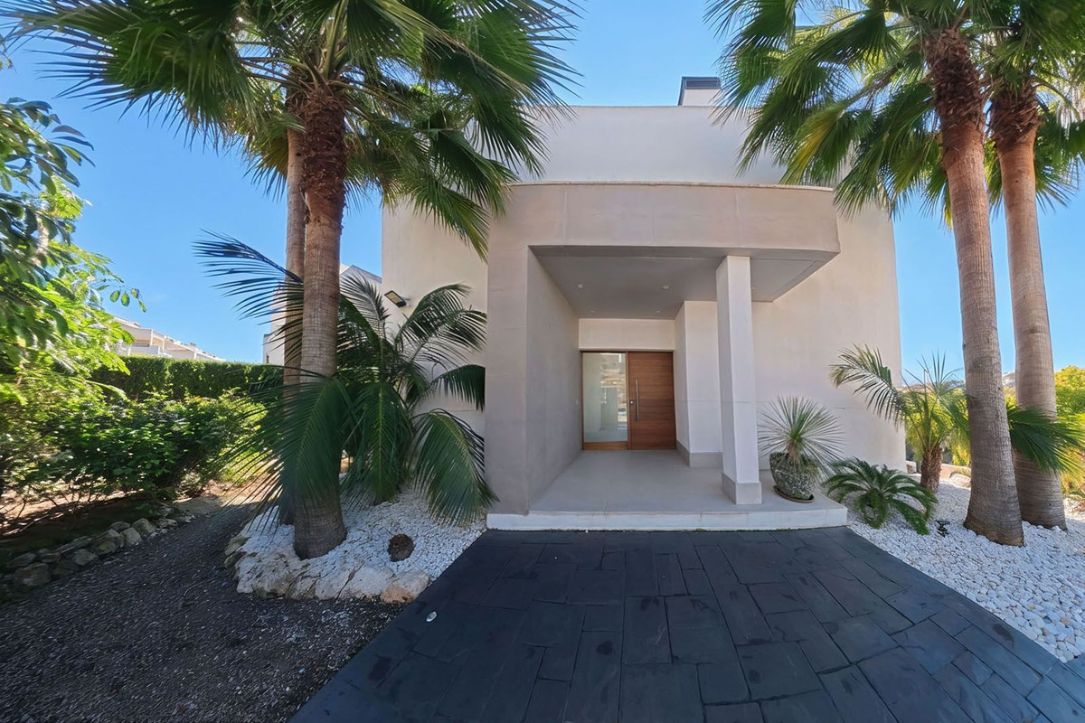 Se vende Villa - Chalet de 4 dormitorios en Costa Del Sol, Málaga, España