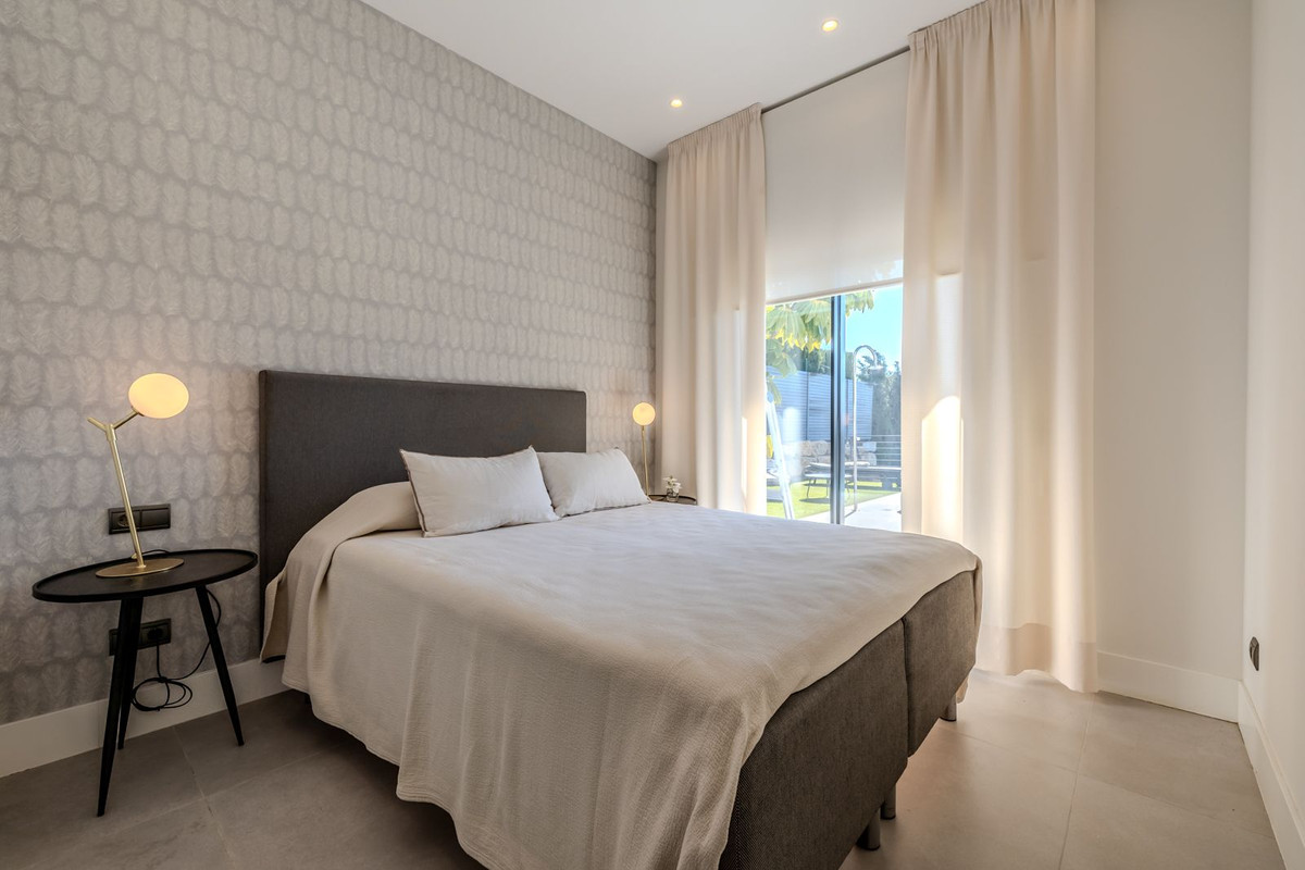 Se vende Villa - Chalet de 4 dormitorios en Costa Del Sol, Málaga, España
