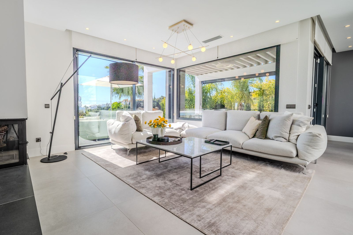 Se vende Villa - Chalet de 4 dormitorios en Costa Del Sol, Málaga, España