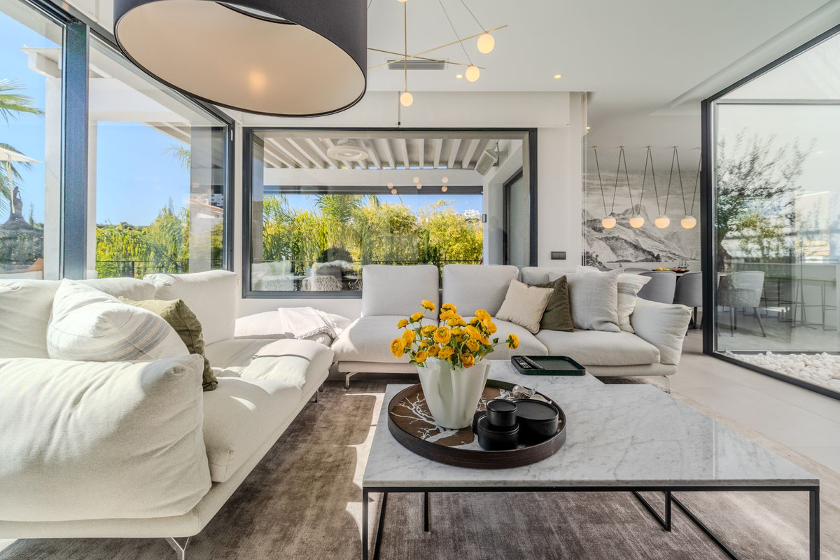 Se vende Villa - Chalet de 4 dormitorios en Costa Del Sol, Málaga, España