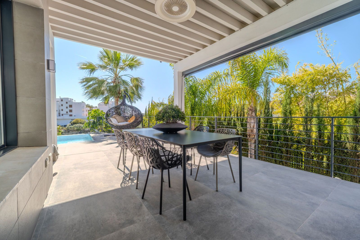 Se vende Villa - Chalet de 4 dormitorios en Costa Del Sol, Málaga, España
