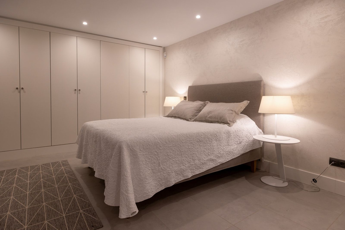 Se vende Villa - Chalet de 4 dormitorios en Costa Del Sol, Málaga, España