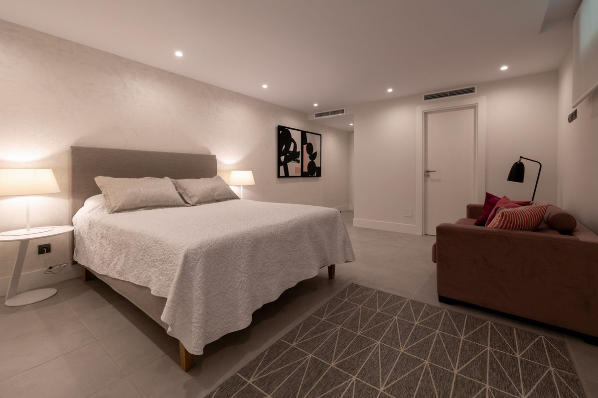 Se vende Villa - Chalet de 4 dormitorios en Costa Del Sol, Málaga, España