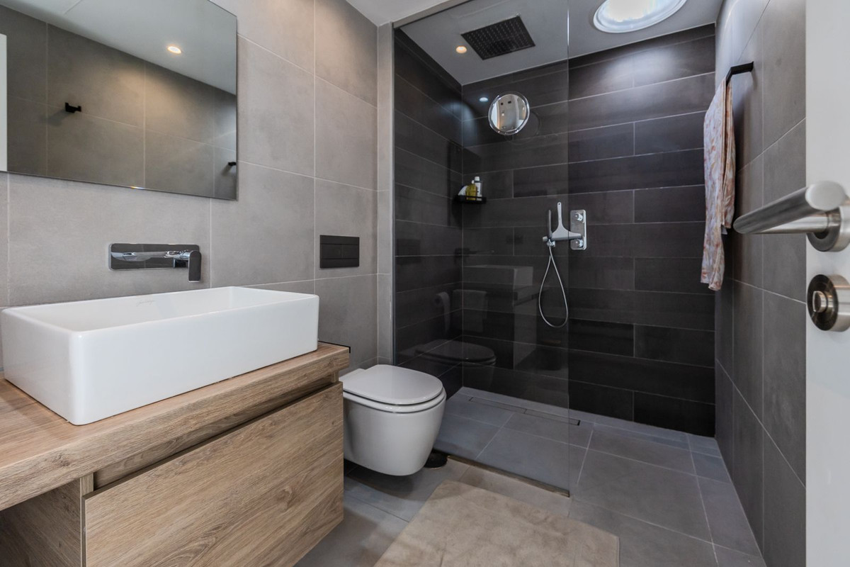 Se vende Villa - Chalet de 4 dormitorios en Costa Del Sol, Málaga, España