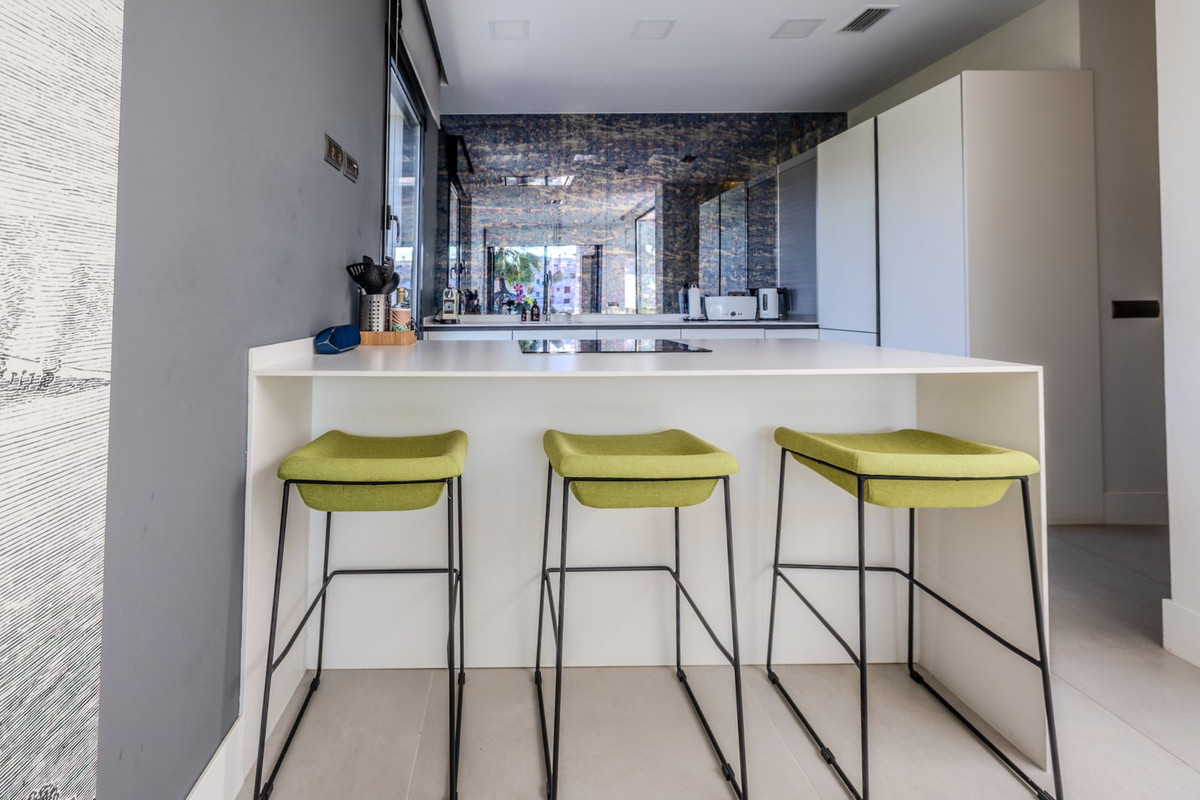 Se vende Villa - Chalet de 4 dormitorios en Costa Del Sol, Málaga, España